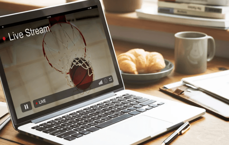 The 10-Second Sports Reader: How Live Apps Train Faster News Habits